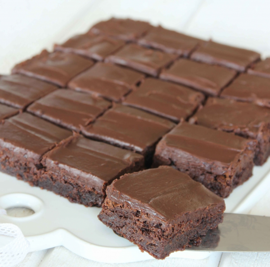 Baka underbart goda fudge brownies – klicka här för recept!