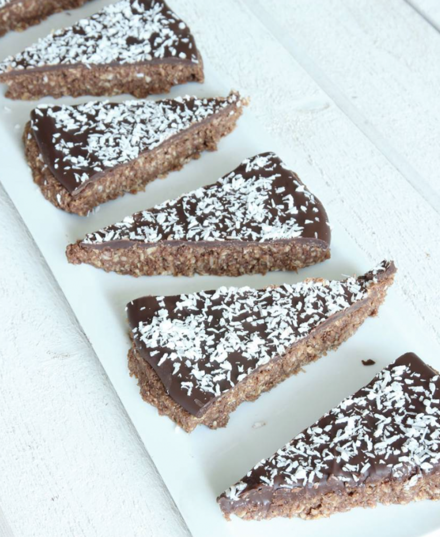 Baka en supergod chokladbollskaka – klicka här för recept!