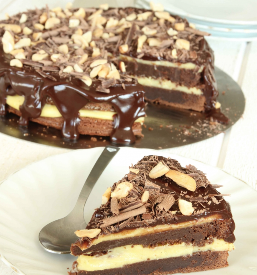 Baka en superläcker fransk chokladtårta med vaniljkräm och chokladganache - klicka här för recept!