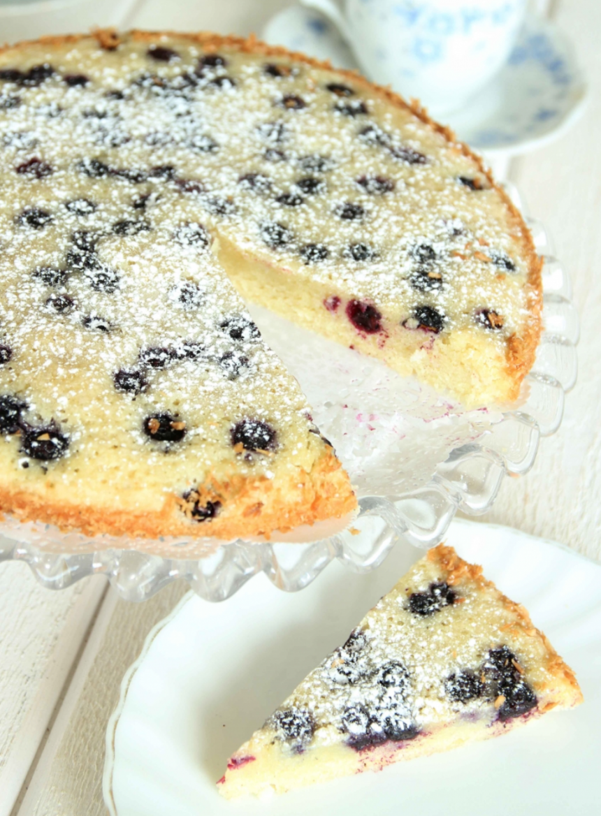 Baka en ljuvlig blåbärskladdkaka – klicka här för recept!