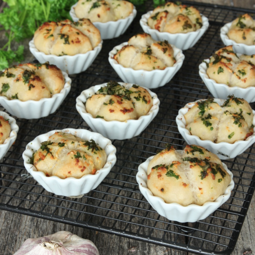 Supergott vitlöksbröd i muffinsformar – klicka här för recept!