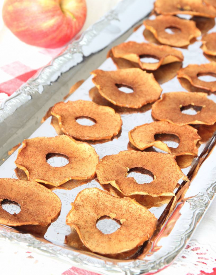 Nyttiga, knapriga äppelchips – klicka här för recept!