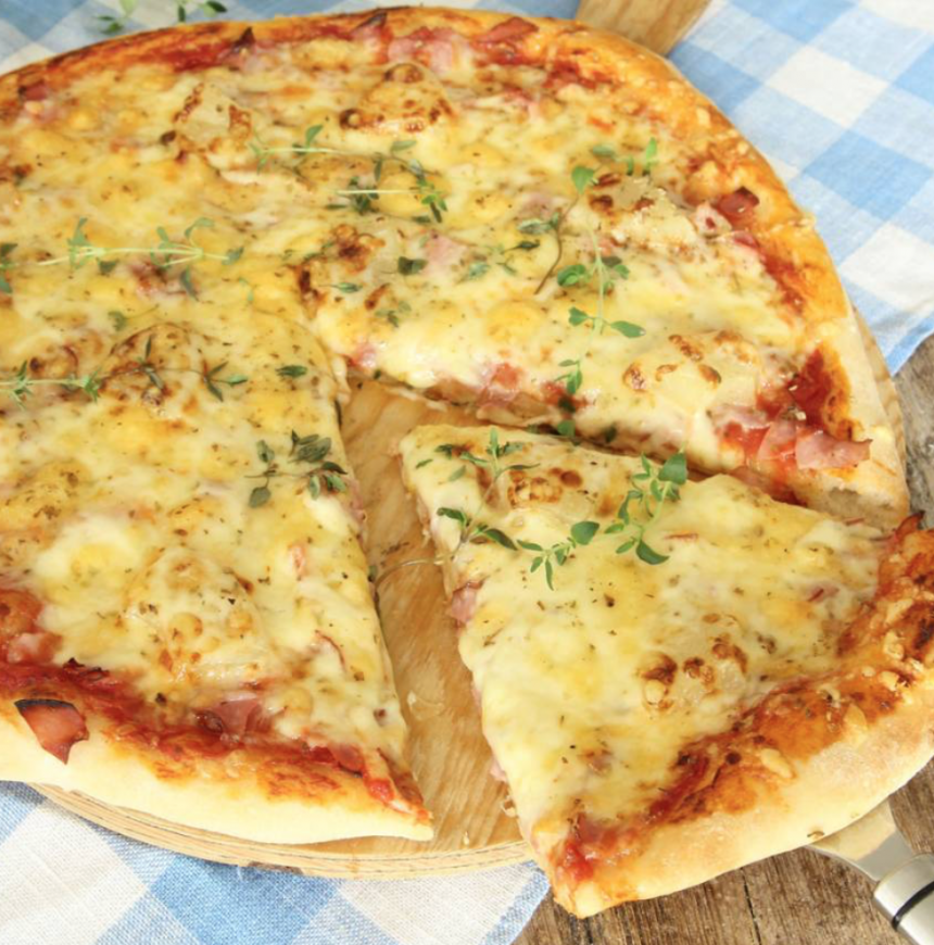 En perfekt hemgjord pizza – klicka här för länk till receptet!