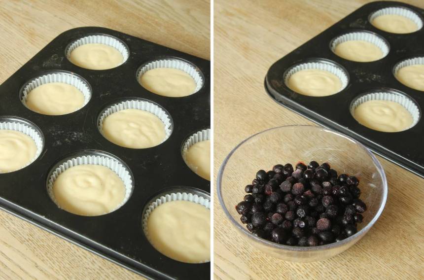 2. Ställ ut muffinsformarna på en ugnsplåt eller i en muffinsplåt. Fyll formarna till ¾.
