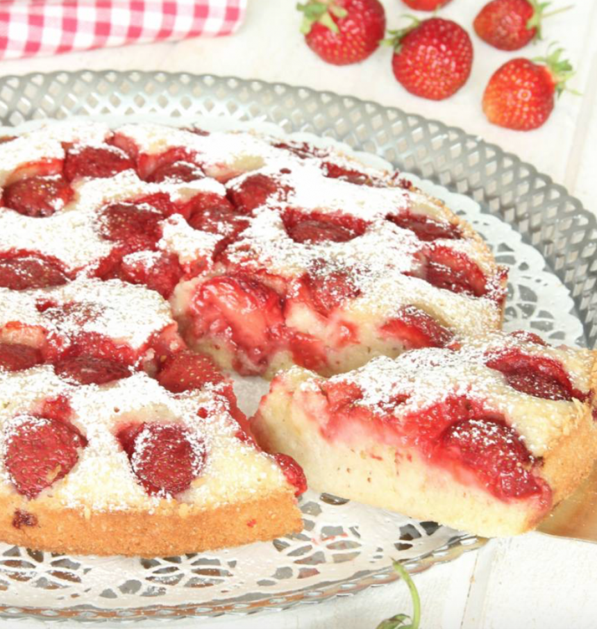 Ljuvligt god jordgubbskladdkaka – klicka här för recept!