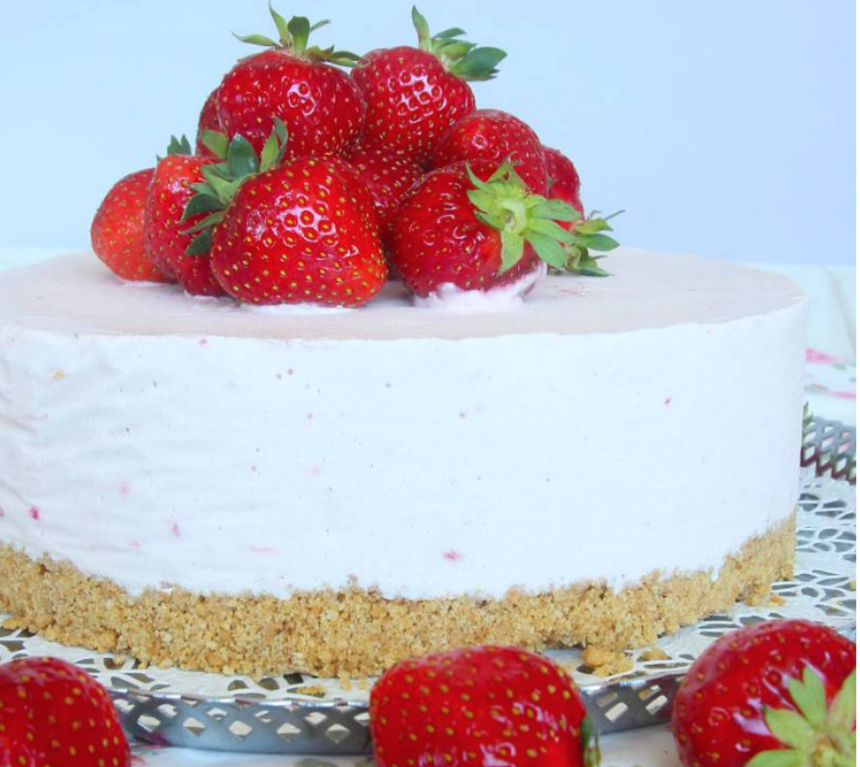 Fryst jordgubbscheesecake – klicka här för recept!