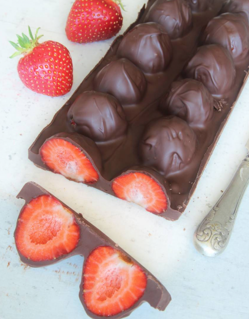Hemgjord jordgubbschokladkaka – klicka här för recept! Mums!