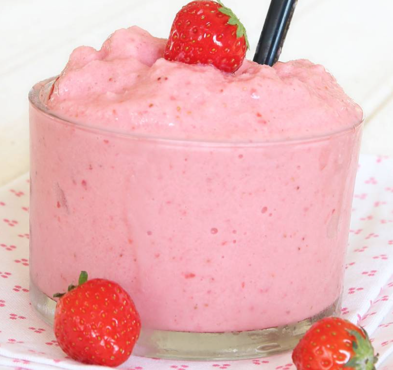 Nyttig, underbart god frozen yoghurt jordgubb – klicka här för recept!