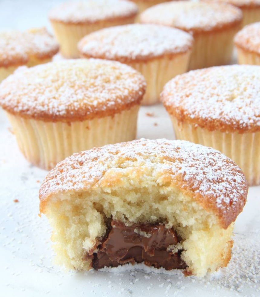 Superläckra, saftiga muffins fyllda med choklad! Klicka på bilden för recept!