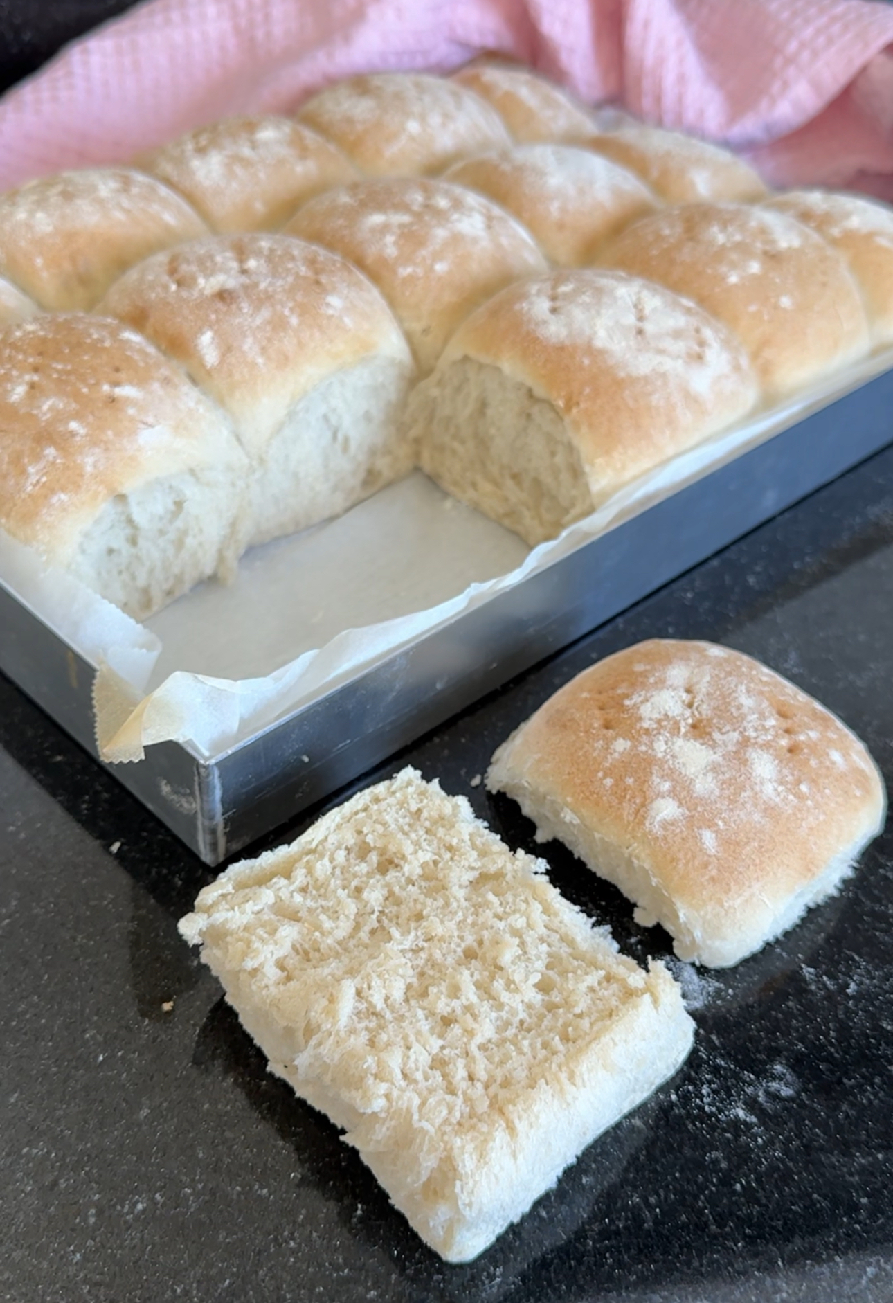 FRALLOR SOM JÄSER EN GÅNG I LINDAS UGNSPLÅT - Lindas Bakskola & Matskola